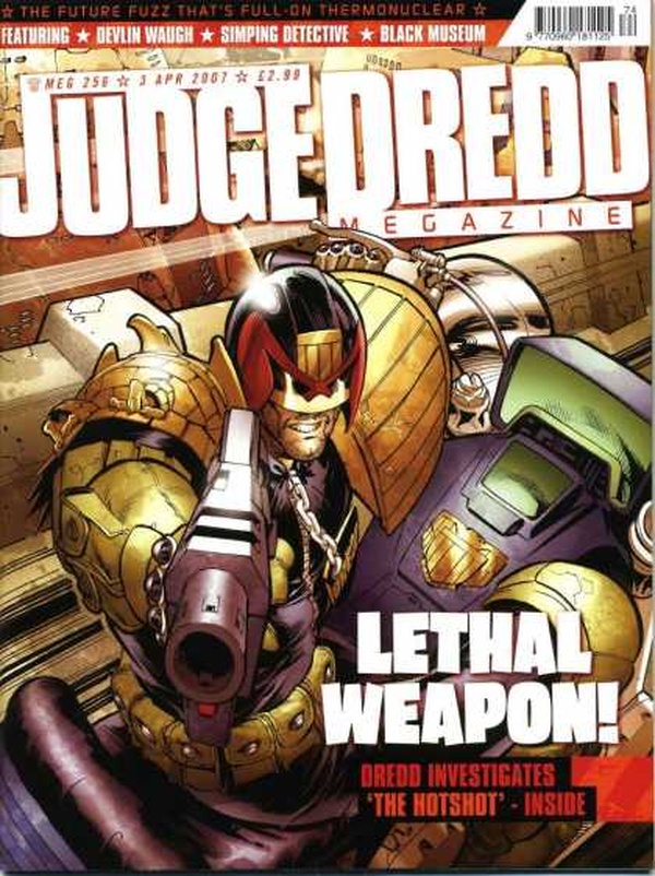 Couverture : Judge Dredd Megazine (2003) #256 : The Hotshot / Apres Moy, La Deluge / The Alien Zoo / Crystal Tips / Innocence & Experience, Part 4 / No Body, No How, Part 4